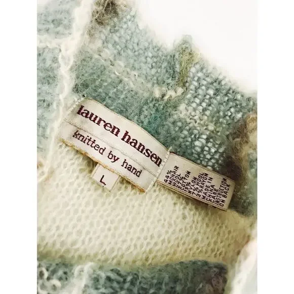 Vintage Intarsia Patterned Hand-Knit SweaterSize L Crew & Scoop Necks